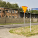 Fabrieksmuur rond het voormalige IG Farbencomplex. 2005-2009. Collectie: Hans Citroen
