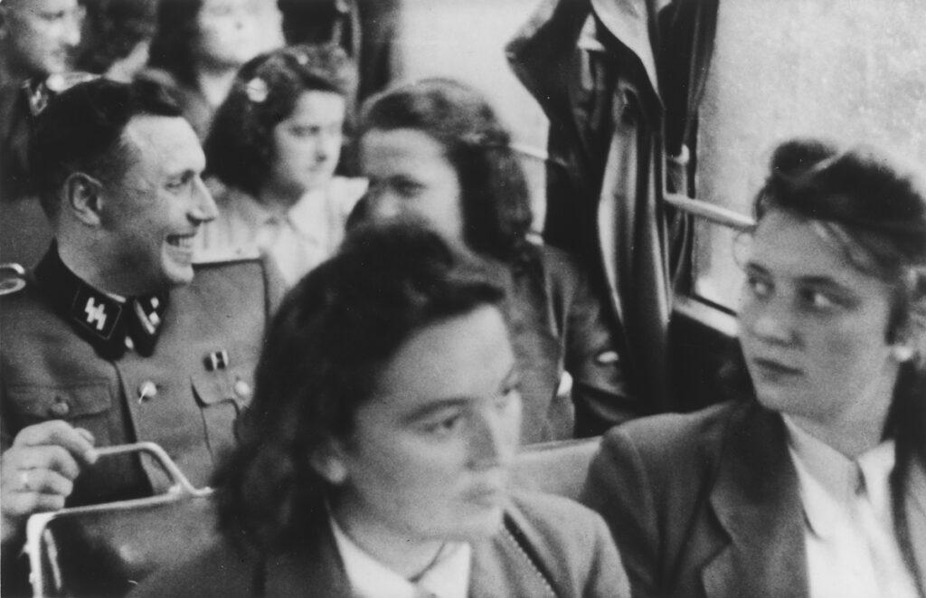 Femmes et dirigeants SS en chemin vers la Solahütte pour un long weekend. Collection : United States Holocaust Memorial Museum