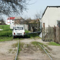 Restanten van de in 1944 aangelegde spoorverbinding tussen Bahnhof West en kamp Auschwitz II-Birkenau. 2005-2006. Collectie: Hans Citroen