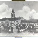 Postkaart toont het centrale plein van Oświęcim